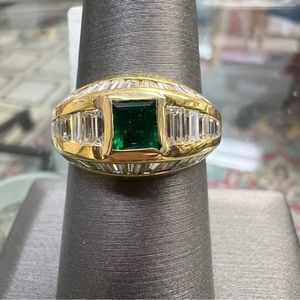 18k Yellow Gold Diamond & Emerald Ring